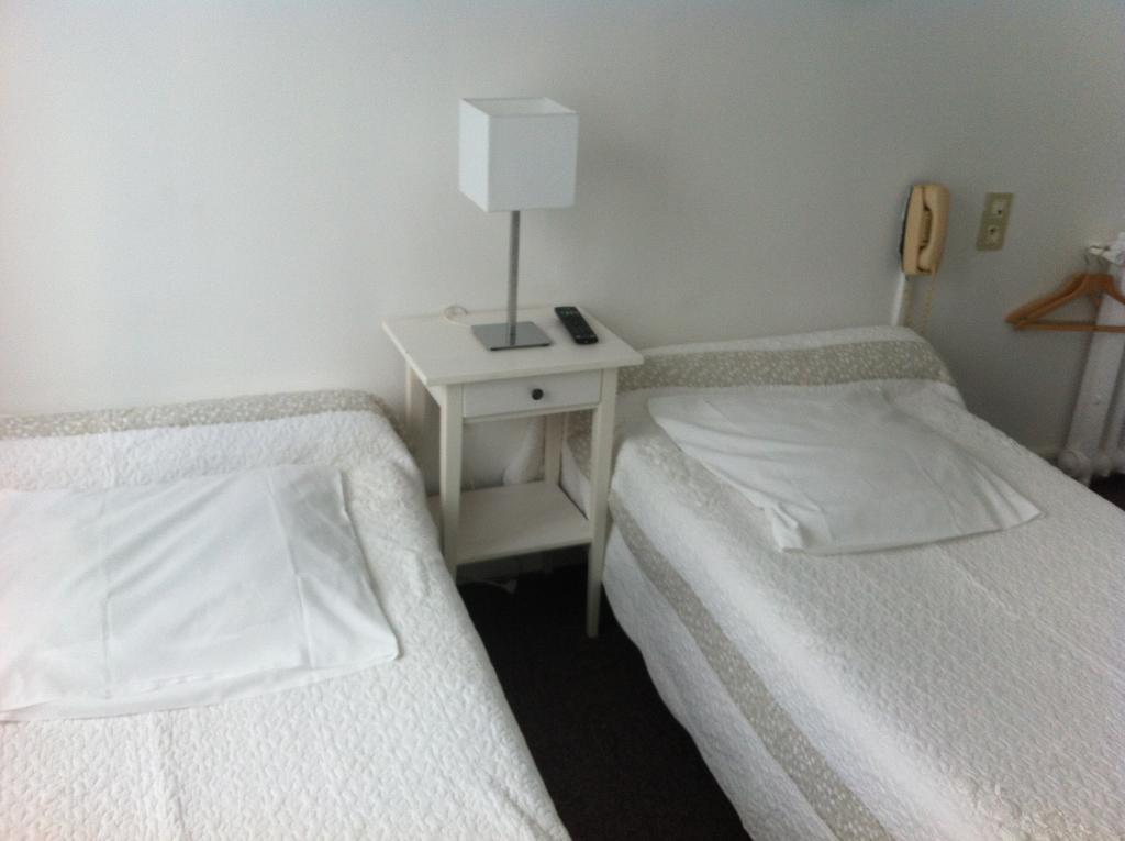 Le Monopole Hotel Reims Værelse billede